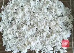 Illustration of how to make rice balls 9