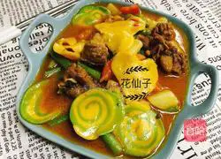 Illustration of how to make large plate of braised chicken and colorful noodles 1