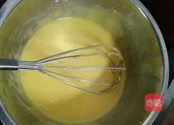 Strawberry Box Cake Recipe Illustration 4