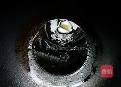 Illustration of how to make Italian spiral noodles with mushroom sauce and vegetables 9