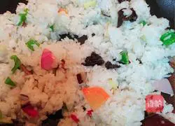 Illustration of how to make rice with diced potatoes and meat 7