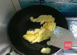 Illustration of how to make delicious prawn baked rice 3