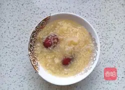 Illustration of how to make white fungus, red dates and millet porridge 6