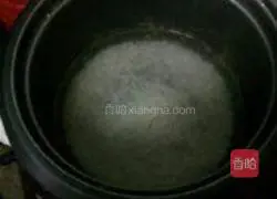 Illustration of how to make walnut porridge 2