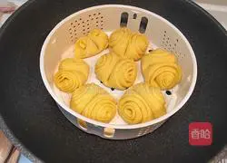 Illustration of how to make pumpkin rolls 18