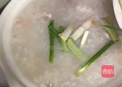 Illustration of how to make fresh squid and lean meat porridge 6