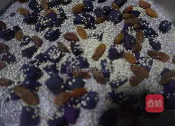 Recipe for glutinous purple sweet potato and black rice cakes Illustration 9