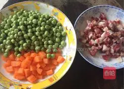 Illustration of making braised sausage and bean rice 4