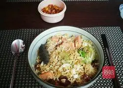 Illustration of how to make bacon clay pot rice 6