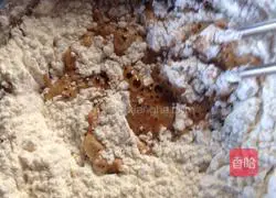 Illustration of how to make brown sugar and red date hair cake 4