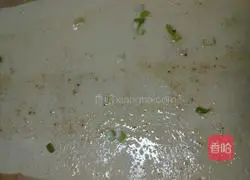 Illustration of how to make scallion oil flower rolls 8