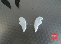 Illustration of how to make chicken leg reindeer rice balls 11