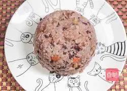 Illustration of how to make coconut milk and five-grain eight-treasure rice 10