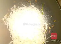 Illustration of how to make fried rice noodles 7