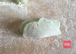 Illustration of how to make green rose rolls 9