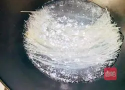 Illustration of how to make spicy rice noodles 5