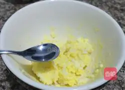 Illustration of how to make chicken rice balls 4