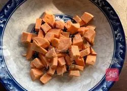 Illustration of how to make sweet potato porridge 2