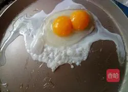 Illustration of how to make sea fish barbecued pork claypot rice 5