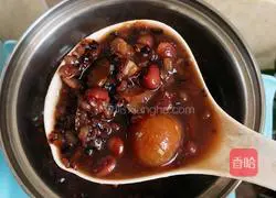 Illustration of how to make blood-tonifying porridge 7