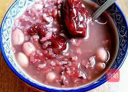 Illustration of how to make blood-tonifying porridge 5