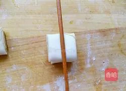 Illustration of how to make salt and pepper rolls 13