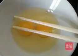 Illustration of how to make shepherd's purse spring rolls 1