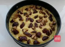Illustration of how to make mixed dough red date cake 10