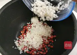 Illustration of how to make peanut rice porridge 5