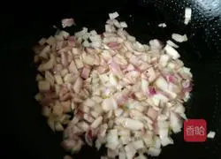 Illustration of how to make rice noodles and meat sauce 6