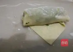 Illustration of how to make shepherd’s purse dried spring rolls 6