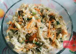 Illustration of how to make bean sprout spring rolls 6