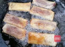 Illustration of how to make fried spring rolls 4