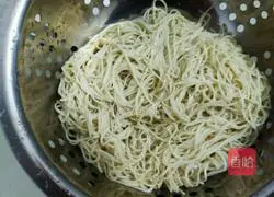 Illustration of how to make plain cold noodles 6