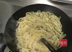 Illustration of how to make cream purple and green pasta 5