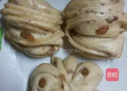 Illustration of how to make grape rose rolls 4