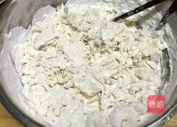 Illustration of how to make hamburger embryos (small meal buns) 4