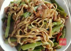 Illustration of making braised beans and noodles 10