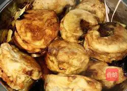 Illustration of how to make eggplant boxes 7