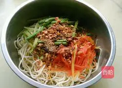 Illustration of Sichuan style cold noodles 6