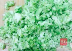 Illustration of how to make broccoli rice balls 2