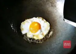 Illustration of how to make steamed bun burger 3