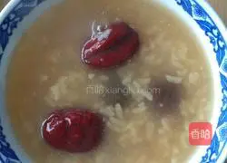 Illustration of how to make longan glutinous rice porridge 4