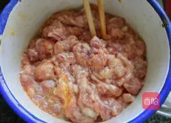 Illustration of how to make crispy pot stickers 2