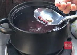 Illustration of how to make pumpkin red bean and millet porridge 7