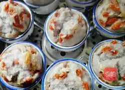 Illustration of how to make wolfberry and raisin cake 4