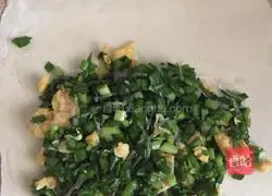 Illustration of how to make leek and egg boxes 4