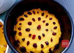 Illustration of how to make pumpkin hair cake 6