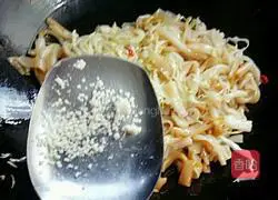 Illustration of how to make fried rice noodles 10