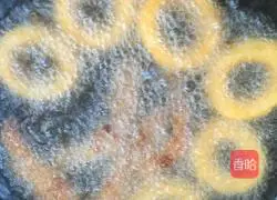 Illustration of how to make spicy chicken burger 6